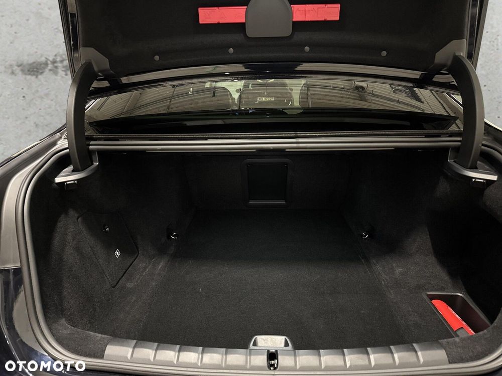 BMW i7 - 19