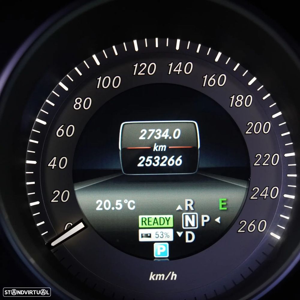 Mercedes-Benz E 300 Bluetec Hybrid Avantgarde - 27