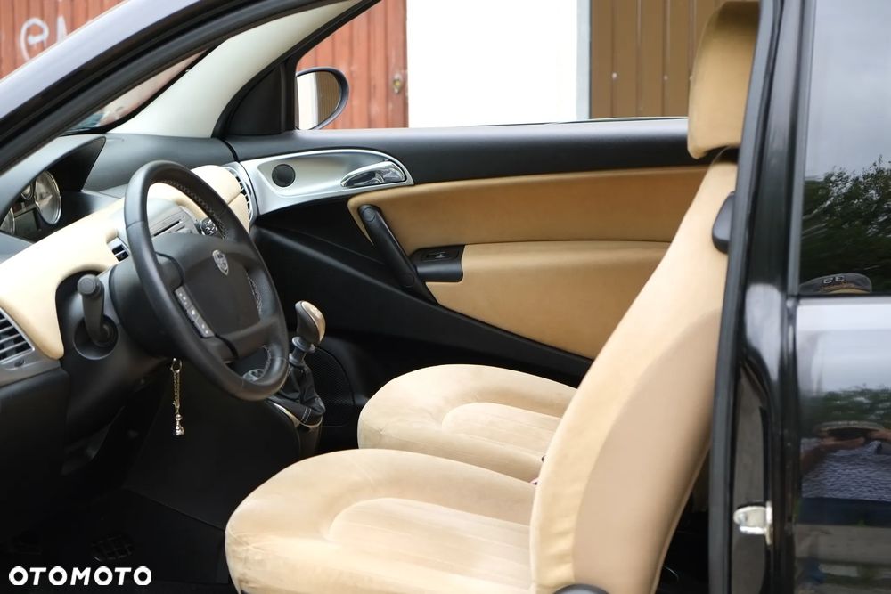 Lancia Ypsilon 1.4 8V Oro (4 os.) - 7