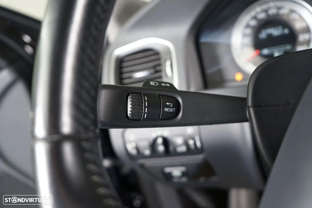 Volvo V60 1.6 D2 Momentum Eco - 24