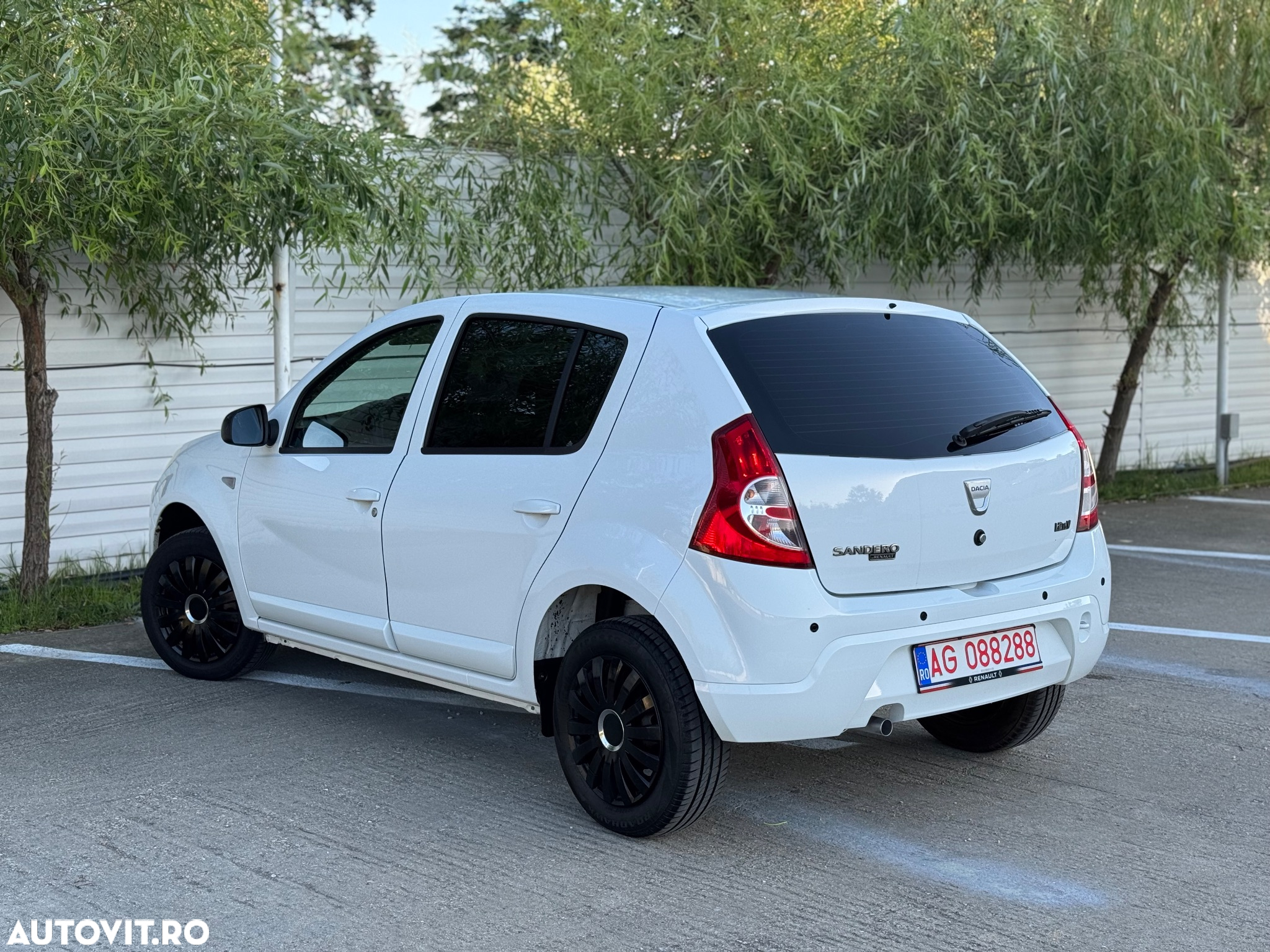 Dacia Sandero 1.2 16V 75 Celebration - 11