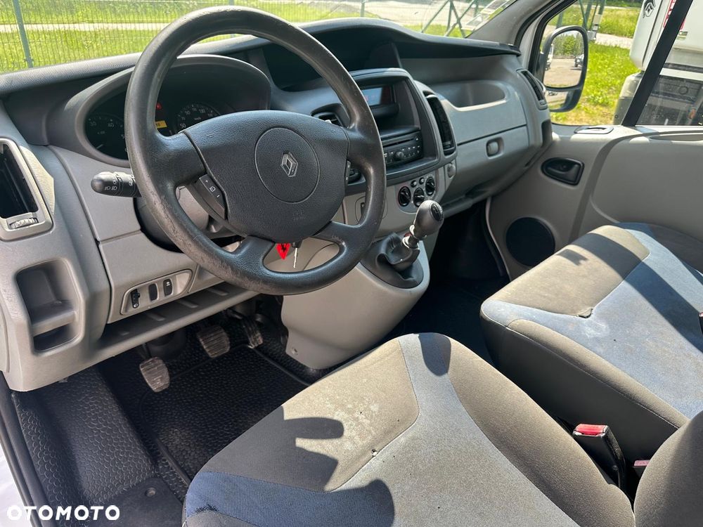 Renault Trafic L1H1 7-os. Brygadówka - 13