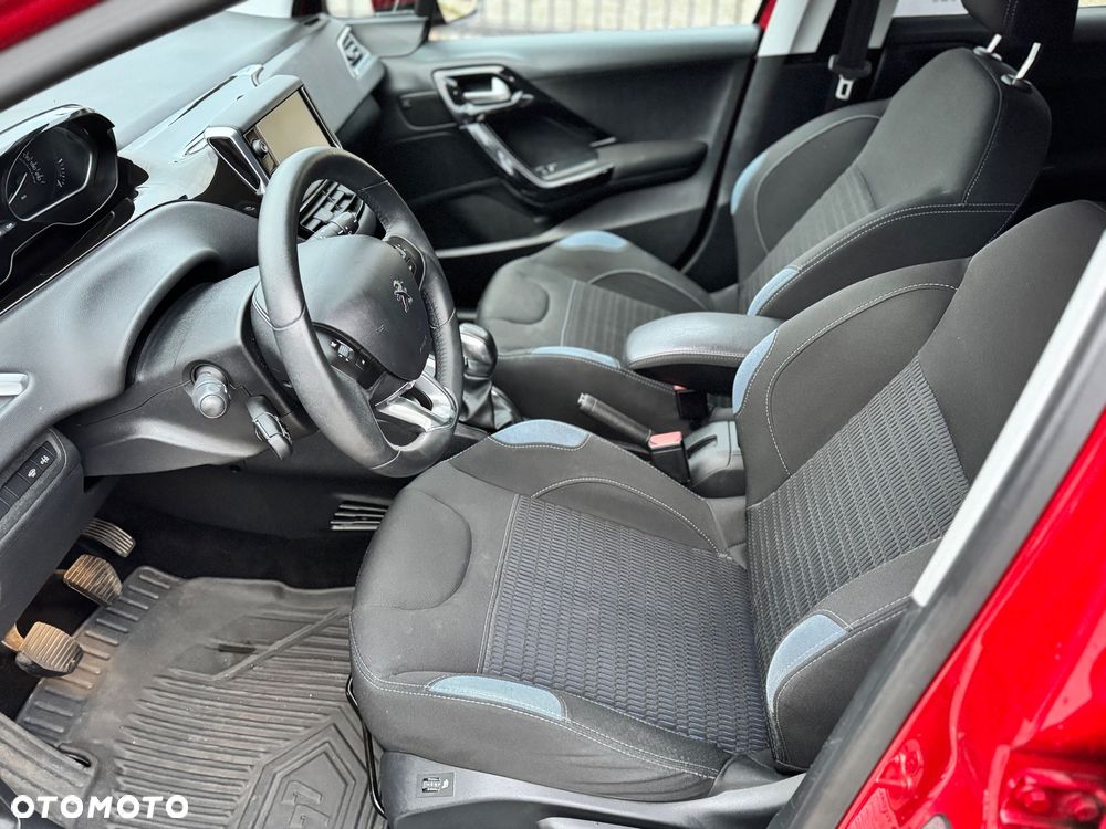 Peugeot 208 1.2 VTi Allure - 10