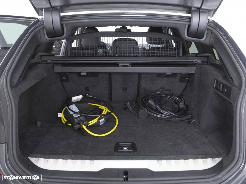 BMW 330 e xDrive Aut. M Sport - 14