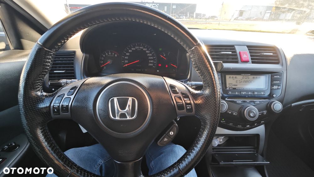 Honda Accord 2.0 Executive - 10
