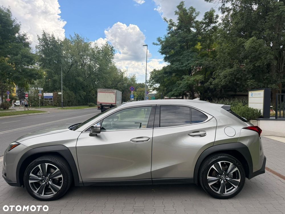 Lexus UX 250h Prestige AWD - 3