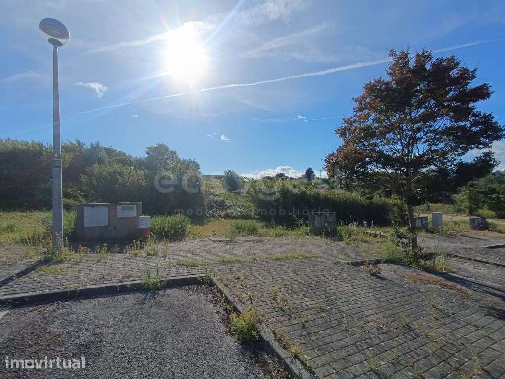 Lote de terreno urbano, localizado em Torres Novas. - Grande imagem: 3/11