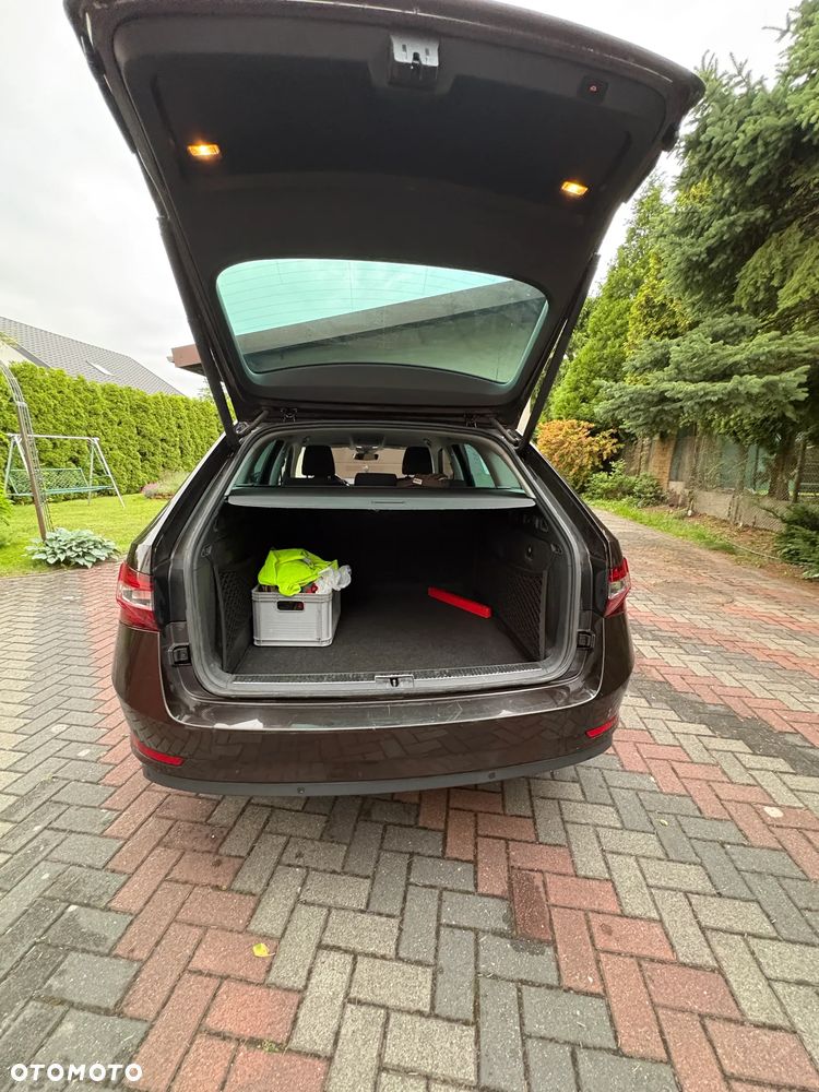 Skoda Superb 2.0 TDI 4x4 Active DSG - 13
