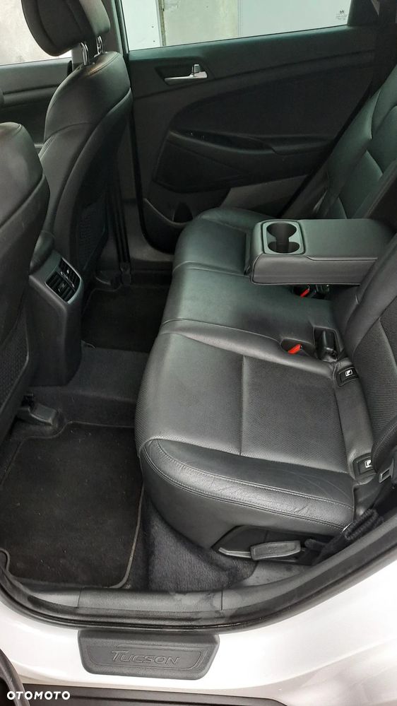 Hyundai Tucson blue 1.7 CRDi 2WD DCT Premium - 19