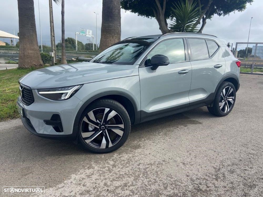 Volvo XC 40 2.0 B3 Plus Dark - 1