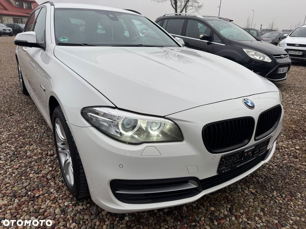 BMW Seria 5 525d xDrive - 4