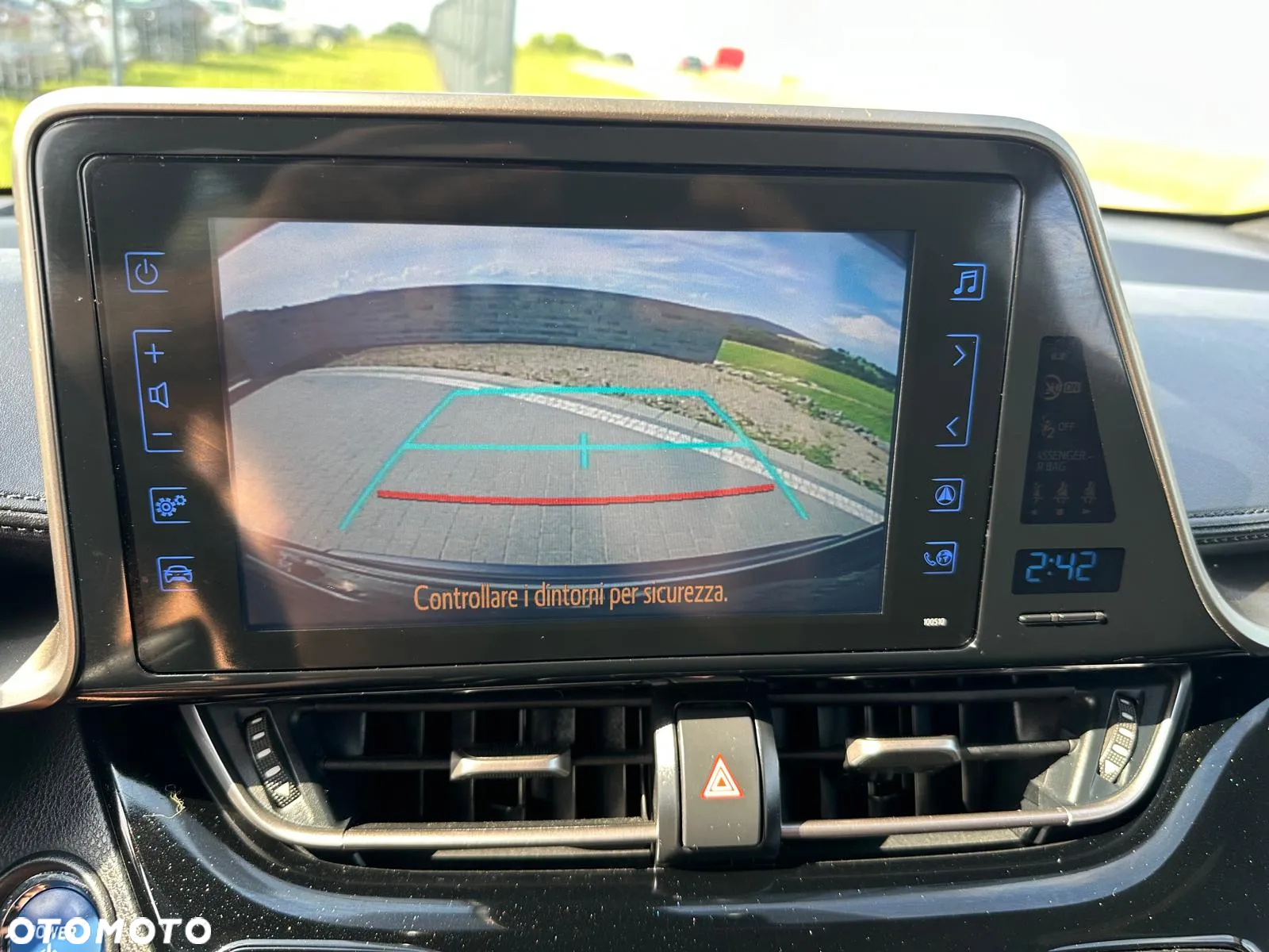 Toyota C-HR Hybrid Business-Edition - 18