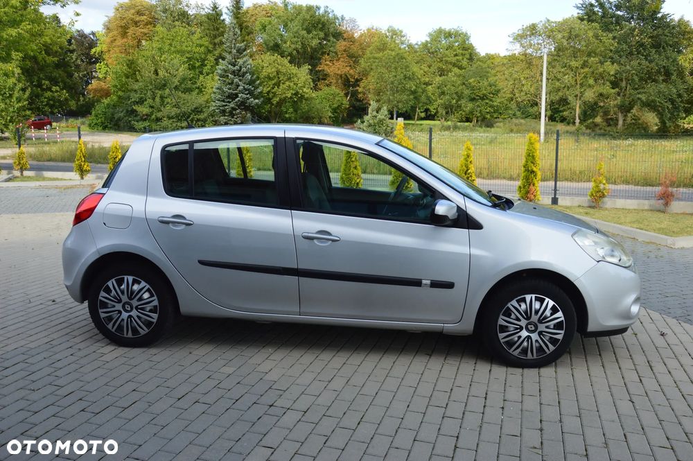 Renault Clio - 9
