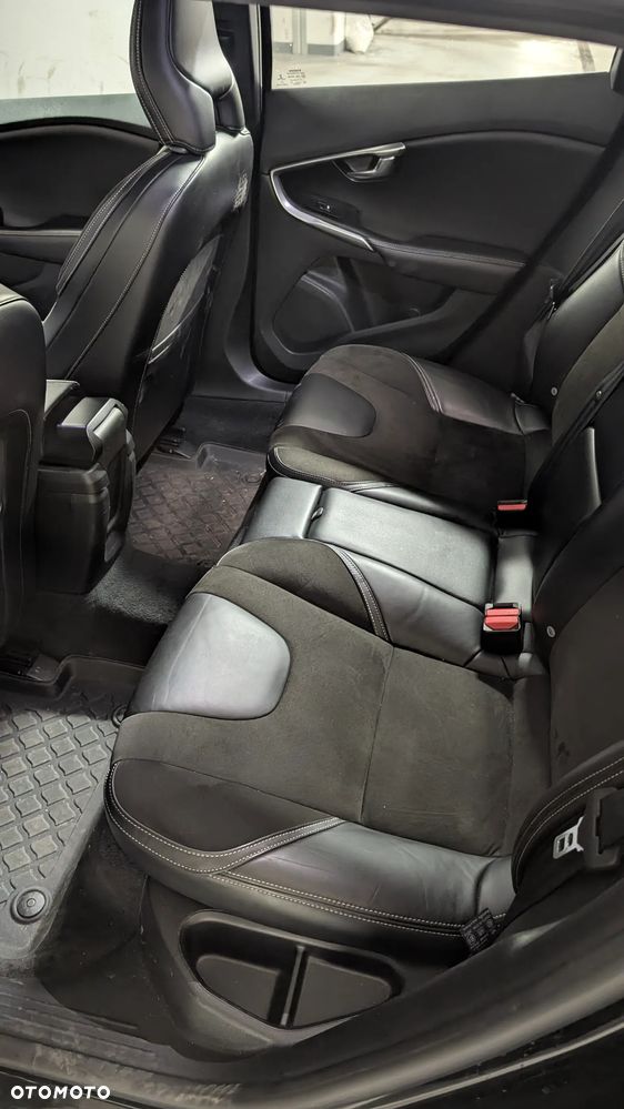 Volvo V40 D2 Drive-E R-Design Kinetic - 11