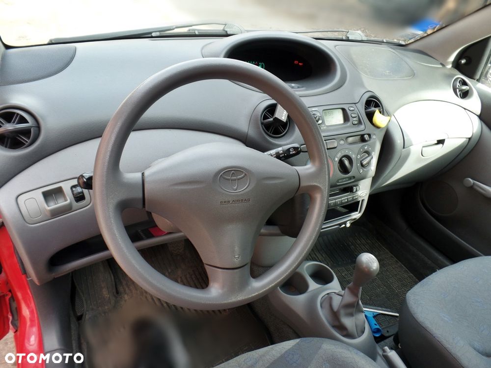 Toyota Yaris 1.0 Base - 9