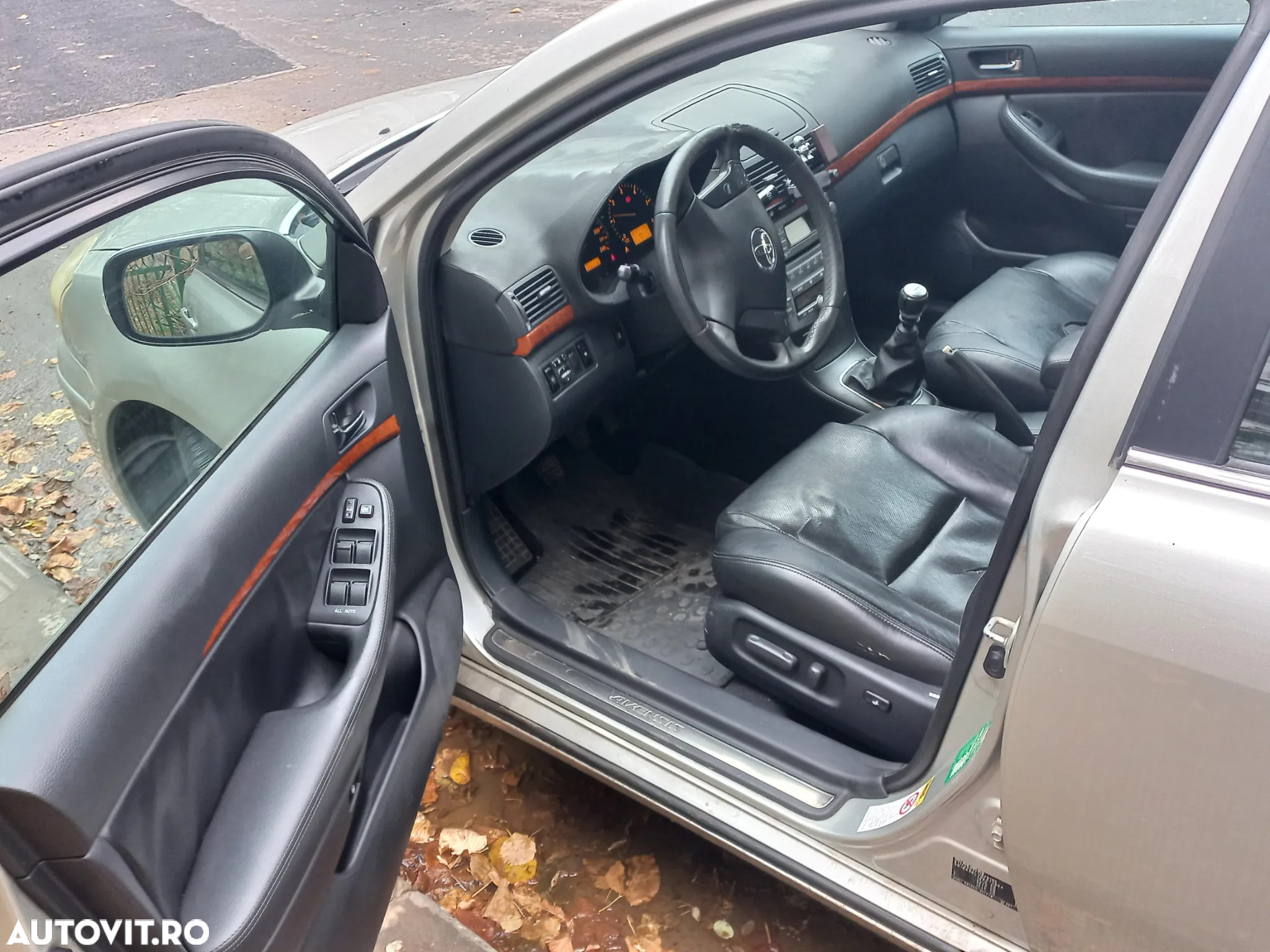 Toyota Avensis - 13