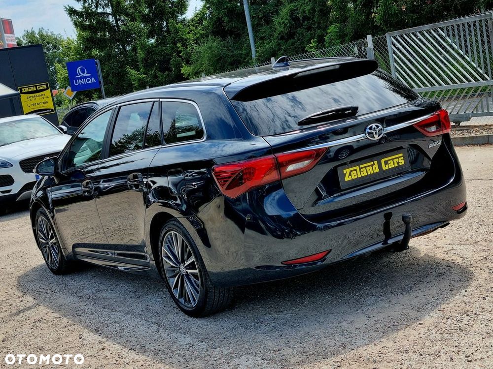 Toyota Avensis 1.8 Premium MS - 6