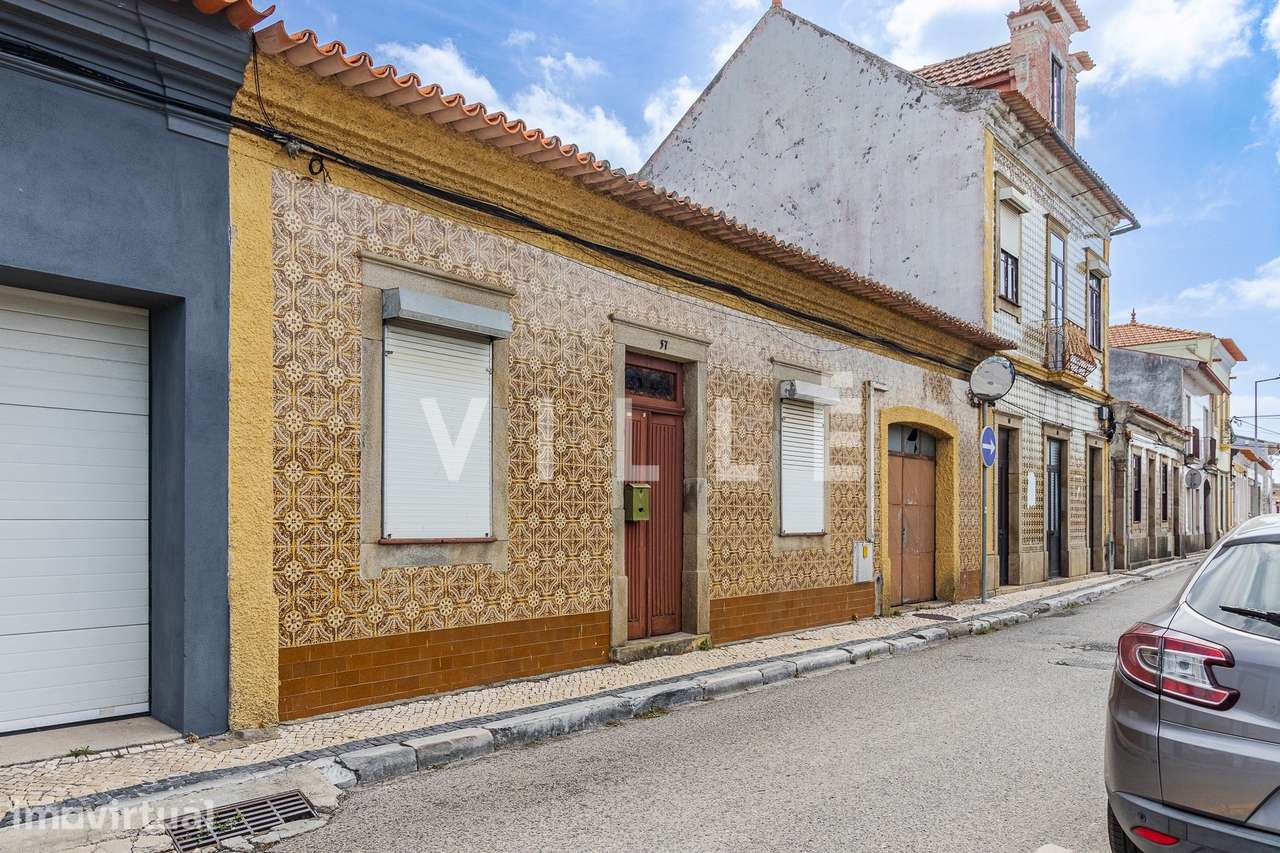 Moradia T2 no centro de Ílhavo, para remodelar - Grande imagem: 3/38