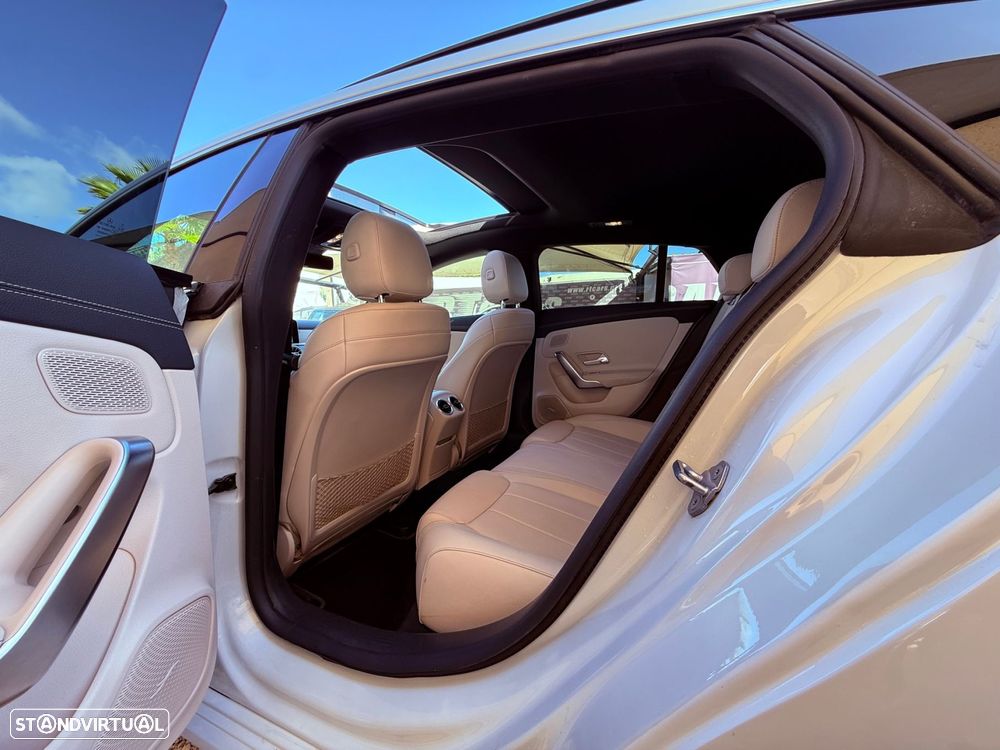 Mercedes-Benz CLA 180 7G-DCT Special Edition - 31