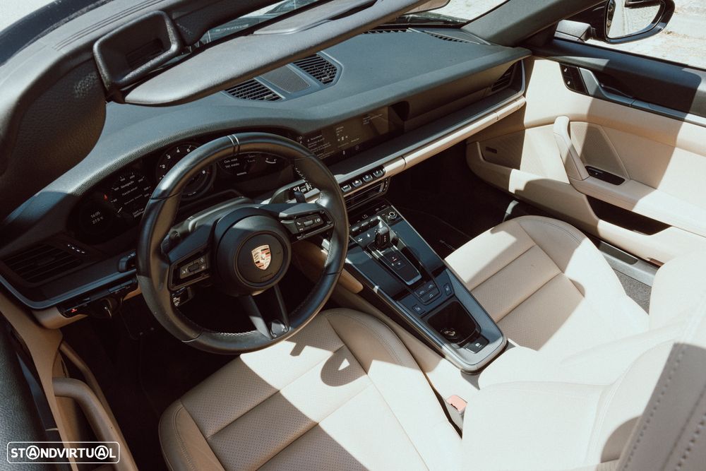 Porsche 911 (992) Carrera 4 PDK - 11