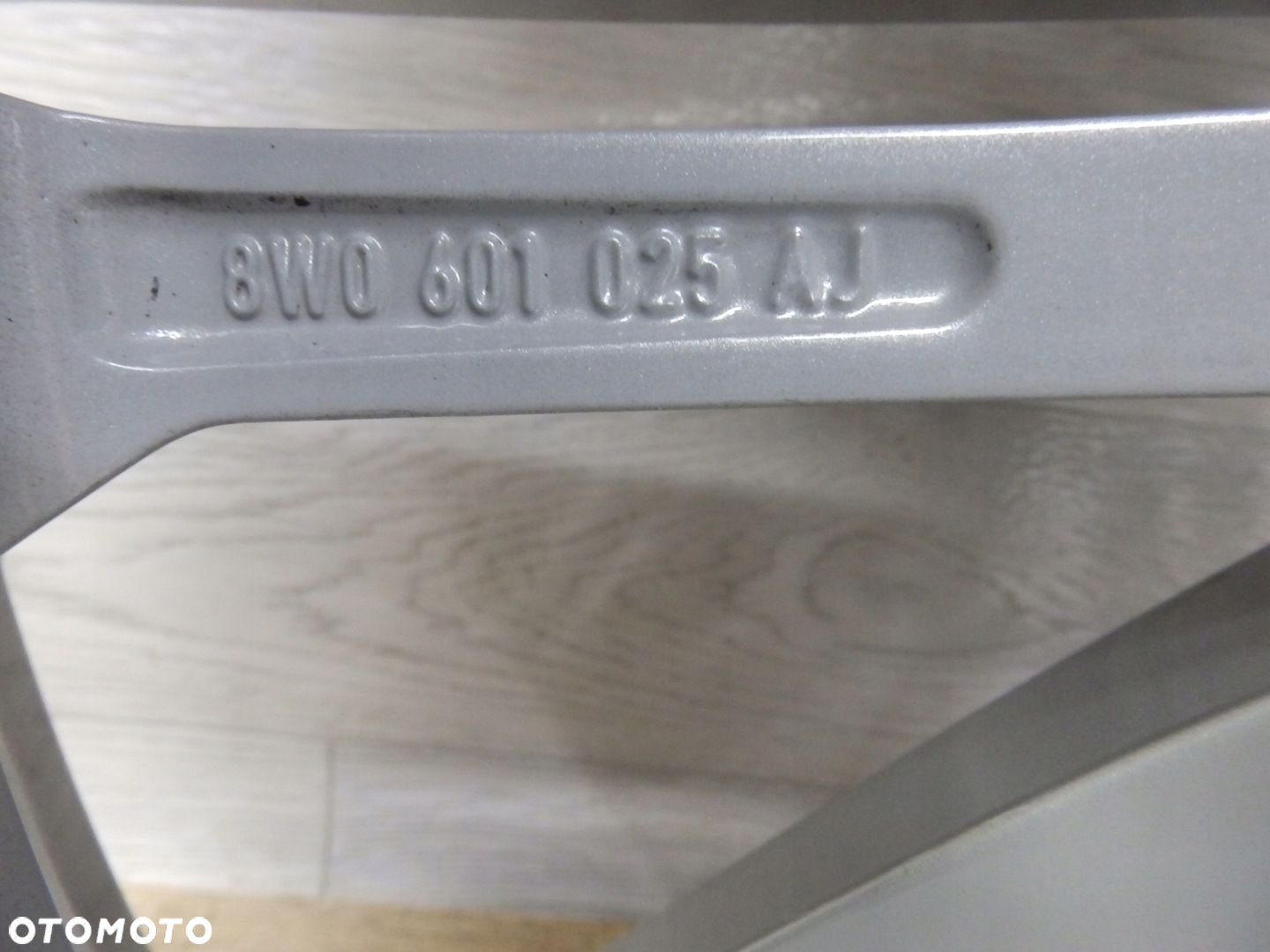 Felga Audi A4 B9 8W0 E8.5Jx18H2 Et29 5x112 - 6