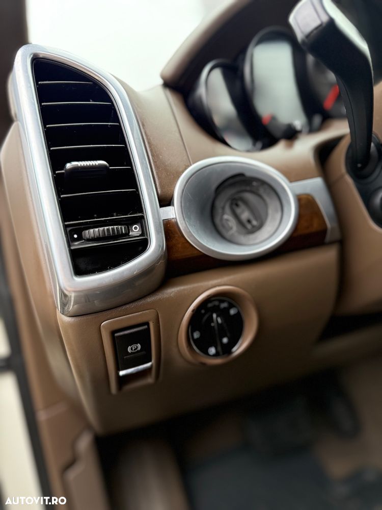 Porsche Cayenne Diesel Platinum Edition - 16