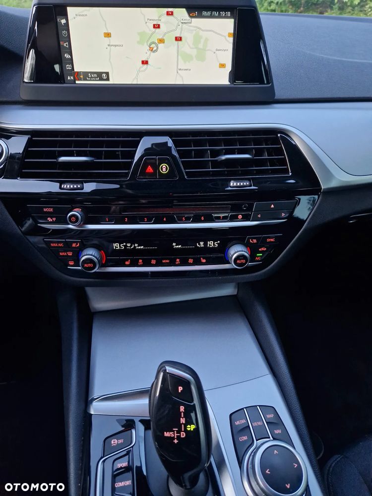 BMW Seria 5 530e iPerformance GPF Luxury Line sport - 5