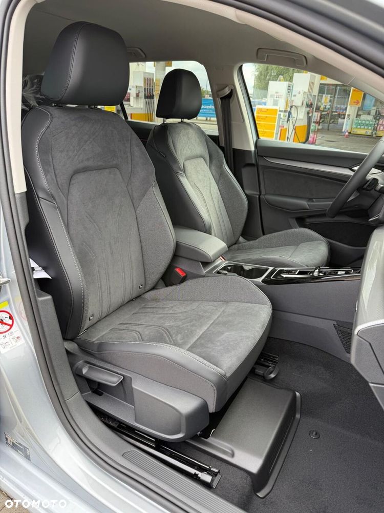 Volkswagen Golf - 11