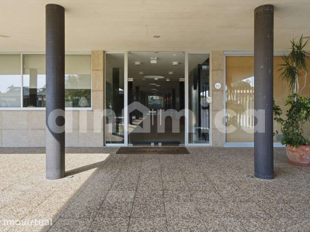 Bloco de escritórios - Riba de Ave - Grande imagem: 3/26