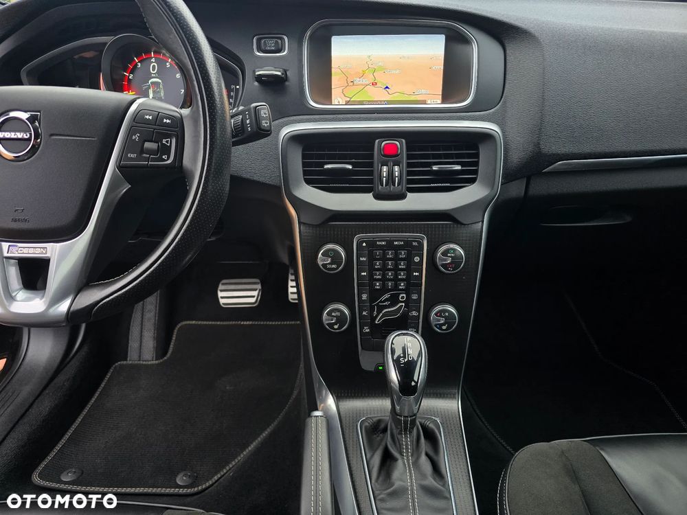 Volvo V40 T4 Drive-E R-Design Momentum - 29