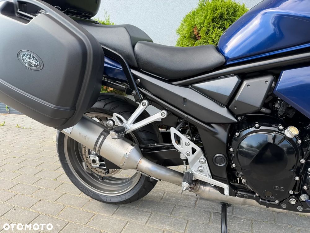 Suzuki GSX - 16