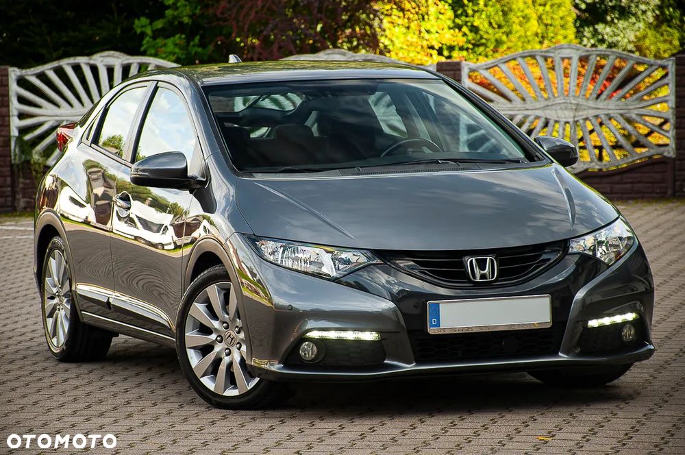 Honda Civic 1.8 i-VTEC Automatik Executive Black Edition - 12