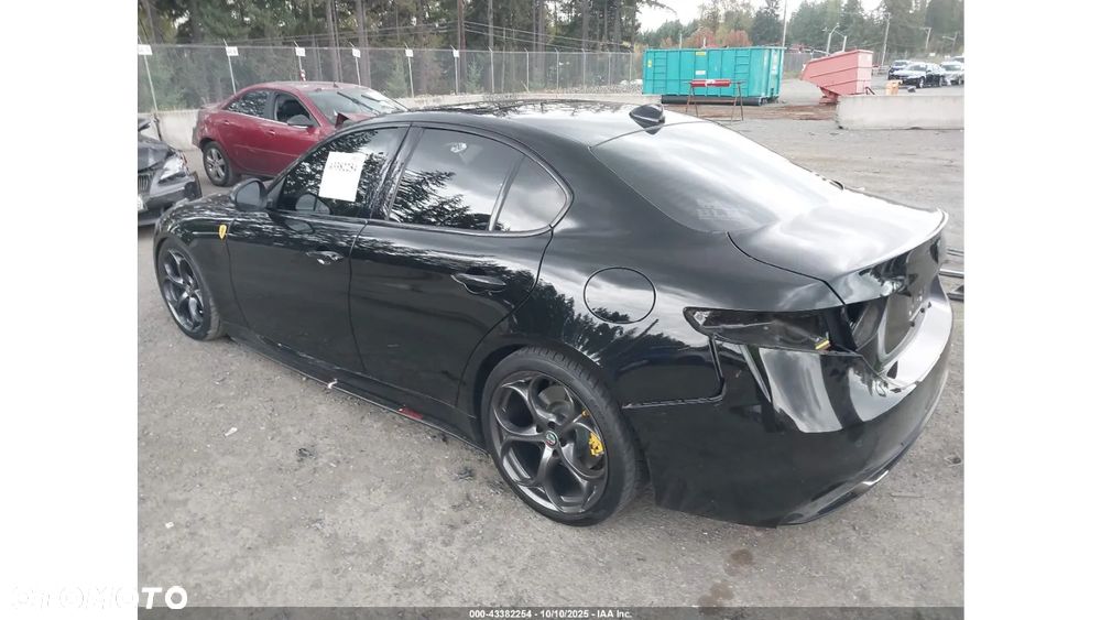 Alfa Romeo Giulia - 5