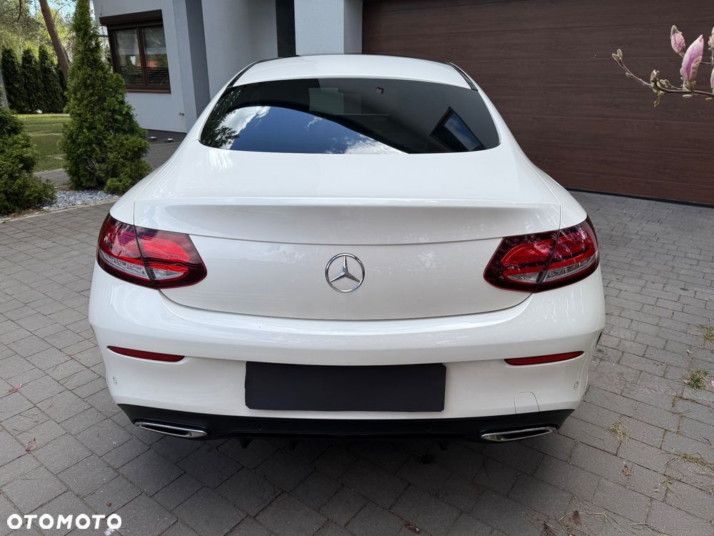 Mercedes-Benz Klasa C 220 d 4Matic 9G-TRONIC AMG Line - 4