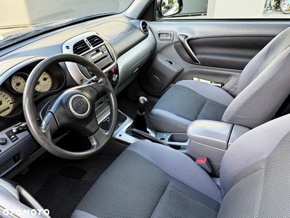 Toyota RAV4 4x2 - 12