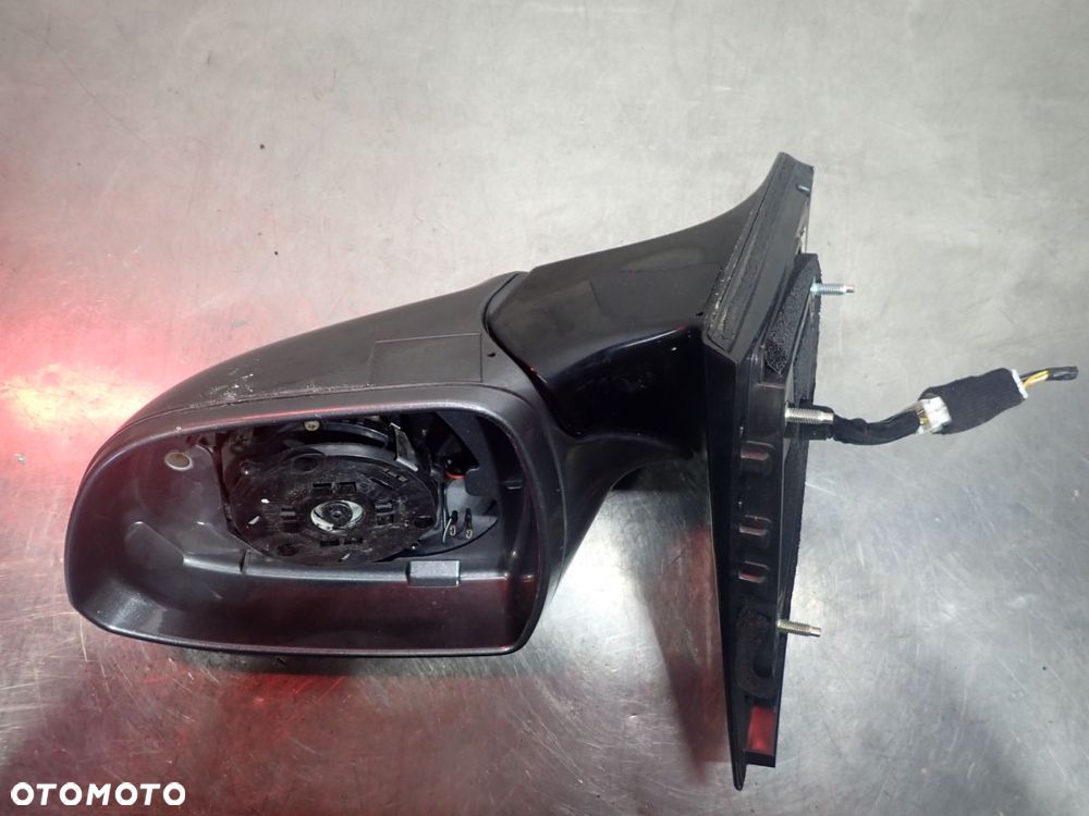 LUSTERKO PRAWE ELEKTRYCZNE HYUNDAI i40 I CW 1.7 - 4