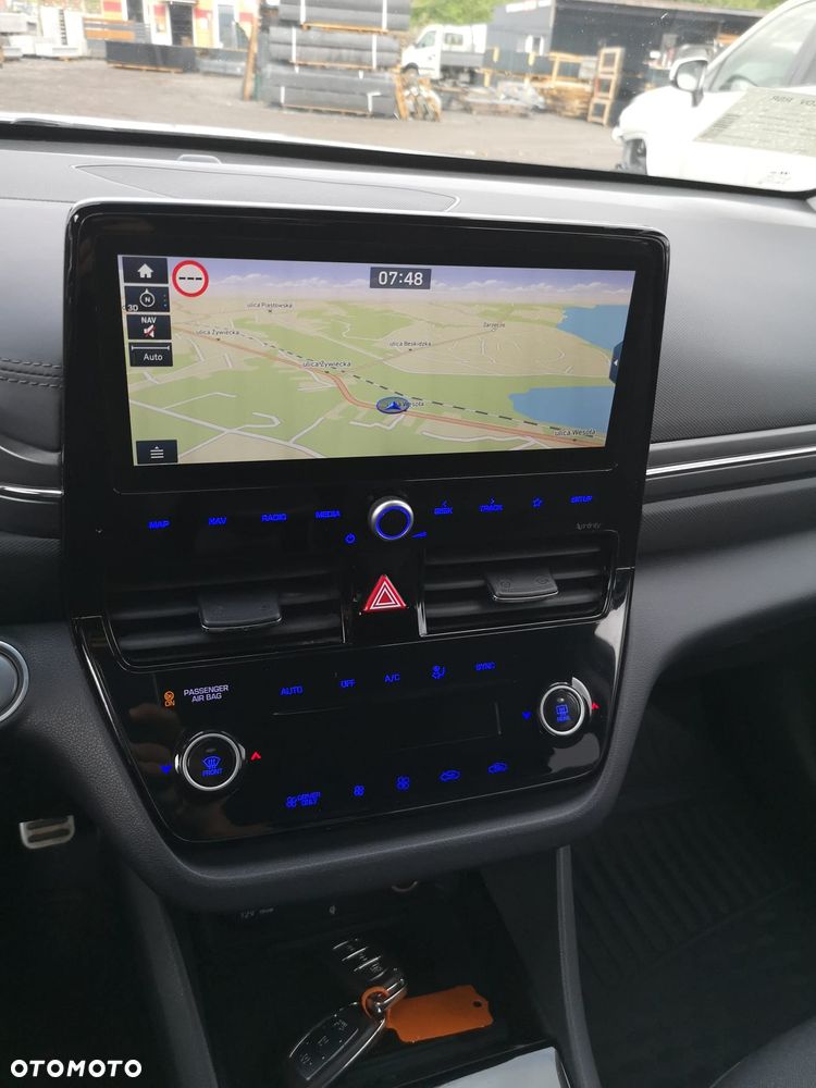 Hyundai IONIQ Hybrid Premium - 23