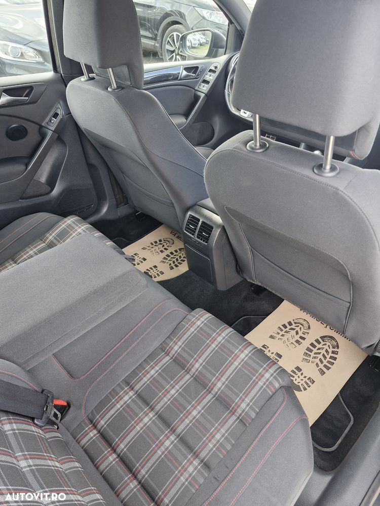 Volkswagen Golf 2.0 GTI DSG - 12