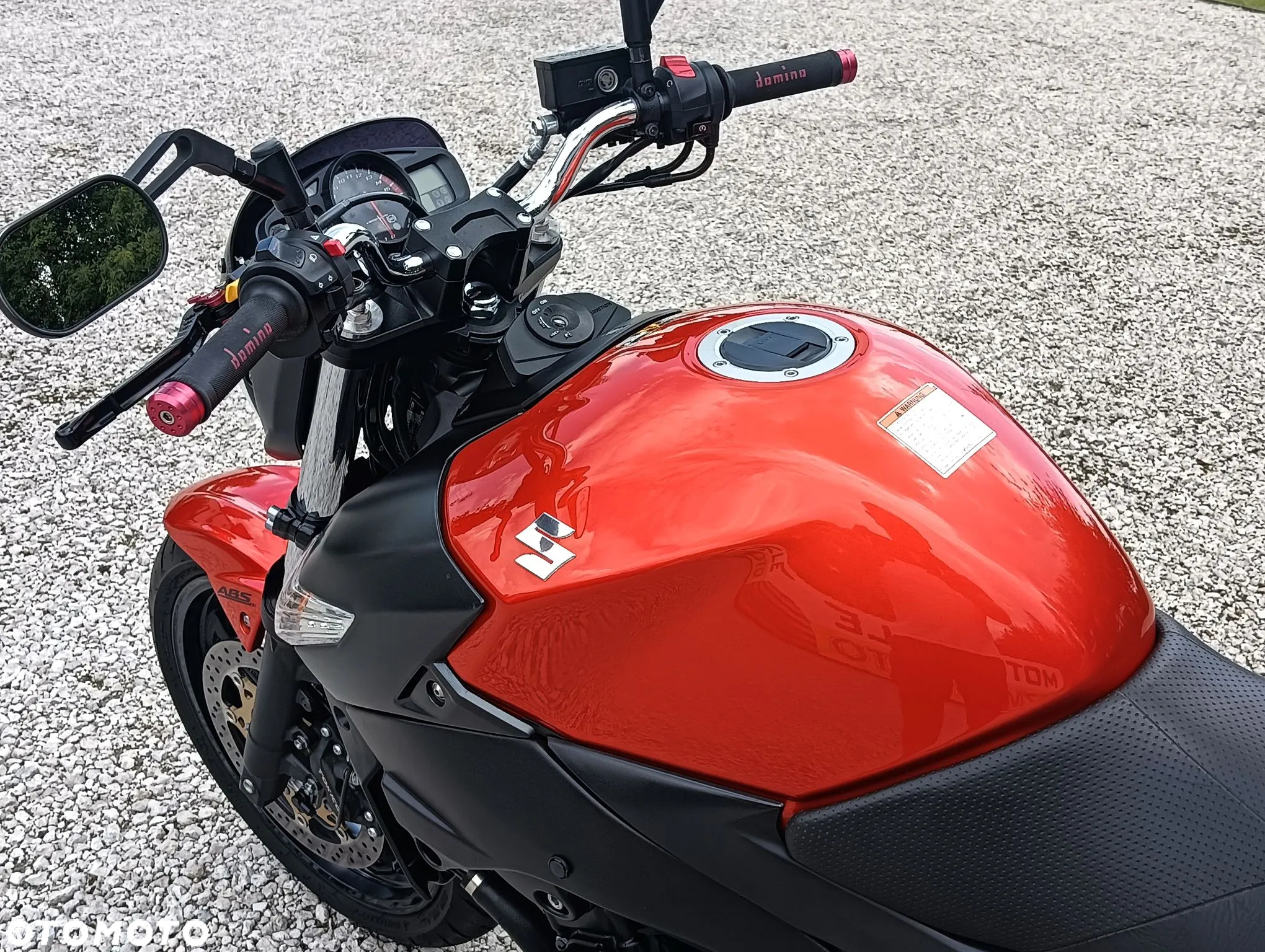 Suzuki GSR - 17