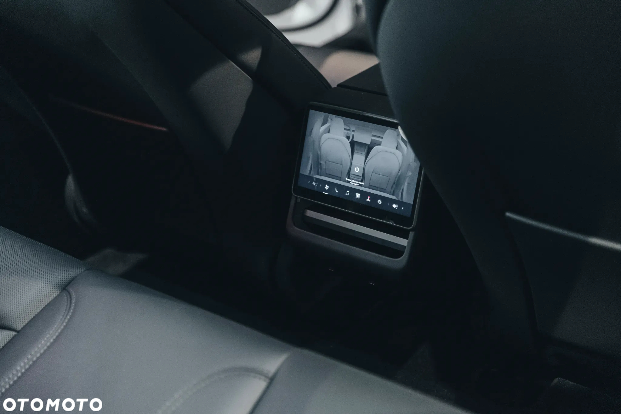 Tesla Model 3 Long Range AWD - 11