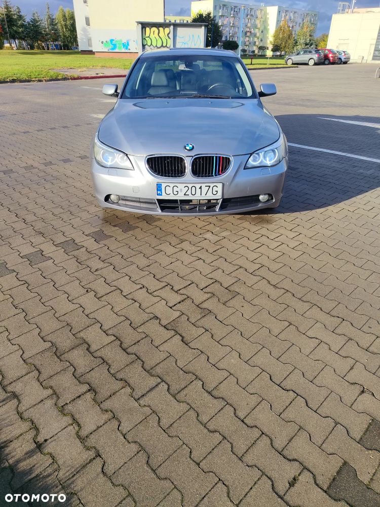 BMW Seria 5 520i - 10