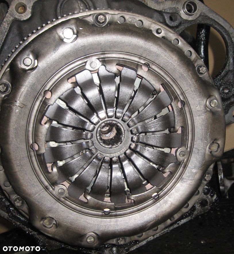 silnik motor słupek pompa dwumasa F23 OPEL ASTRA H MERIVA A1.7 - 3