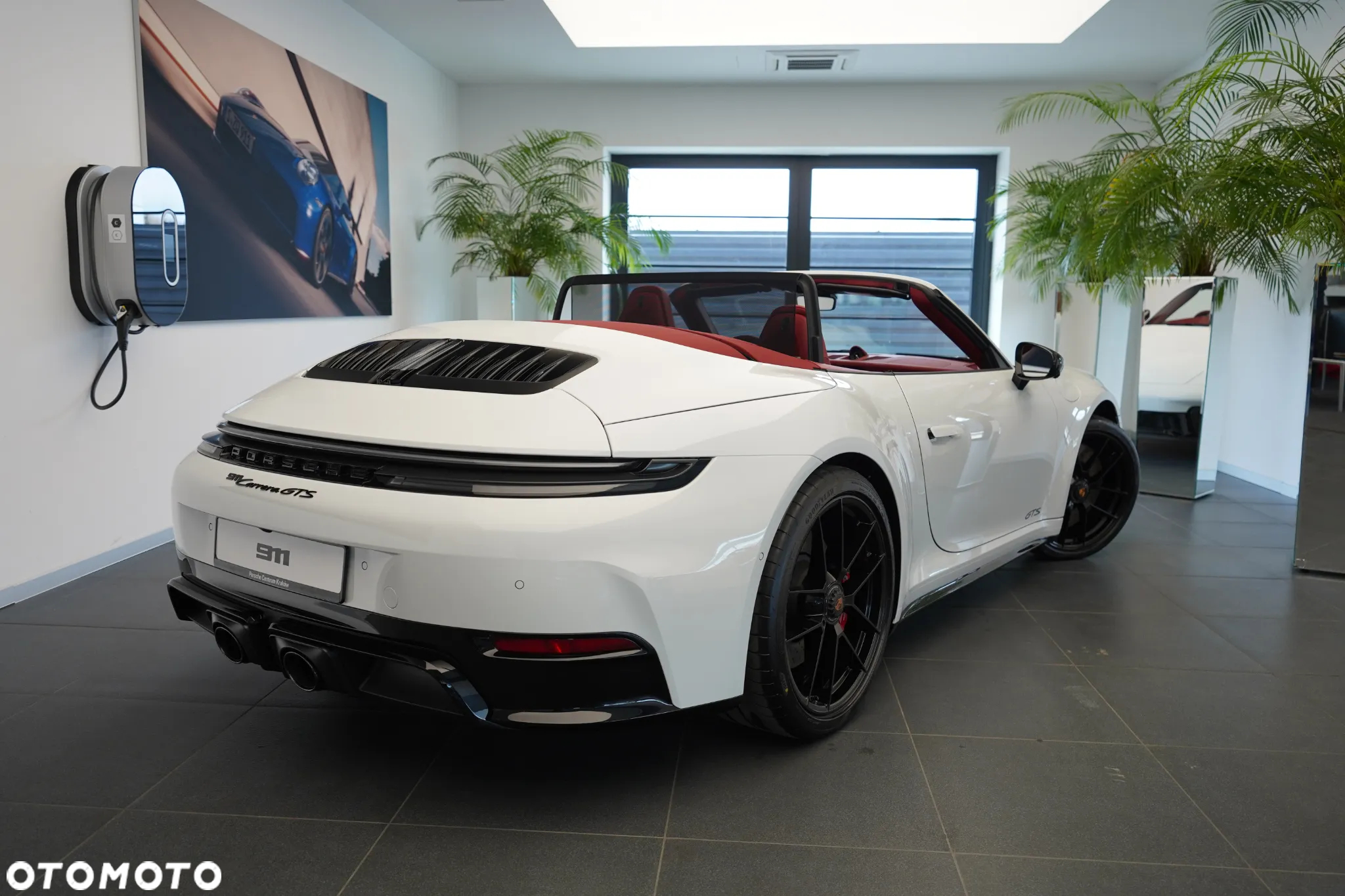 Porsche 911 Carrera GTS Cabrio - 32