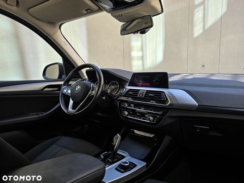 BMW X3 xDrive20d - 27
