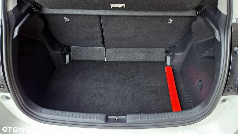 Toyota Yaris 116 1.5 VVT-i Comfort - 35
