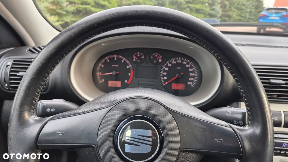 Seat Leon 1.6 16V Signo - 14