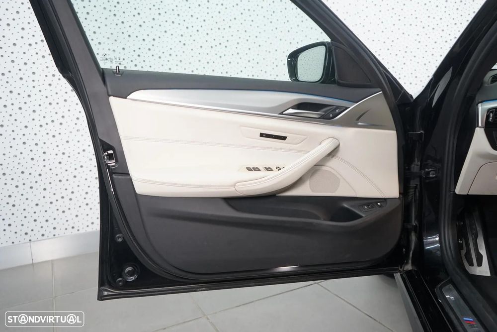 BMW 530 e Pack M - 20