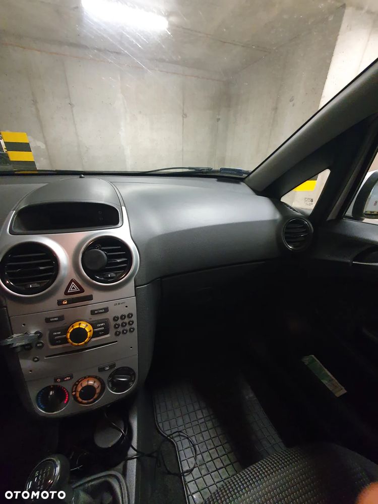 Opel Corsa 1.2 16V Enjoy - 19