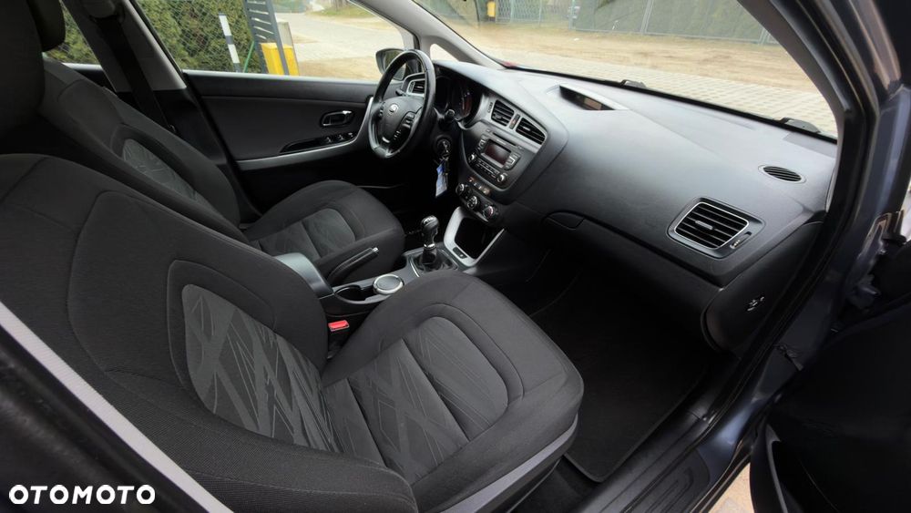 Kia Ceed 1.4 CVVT Dream-Team Edition - 17