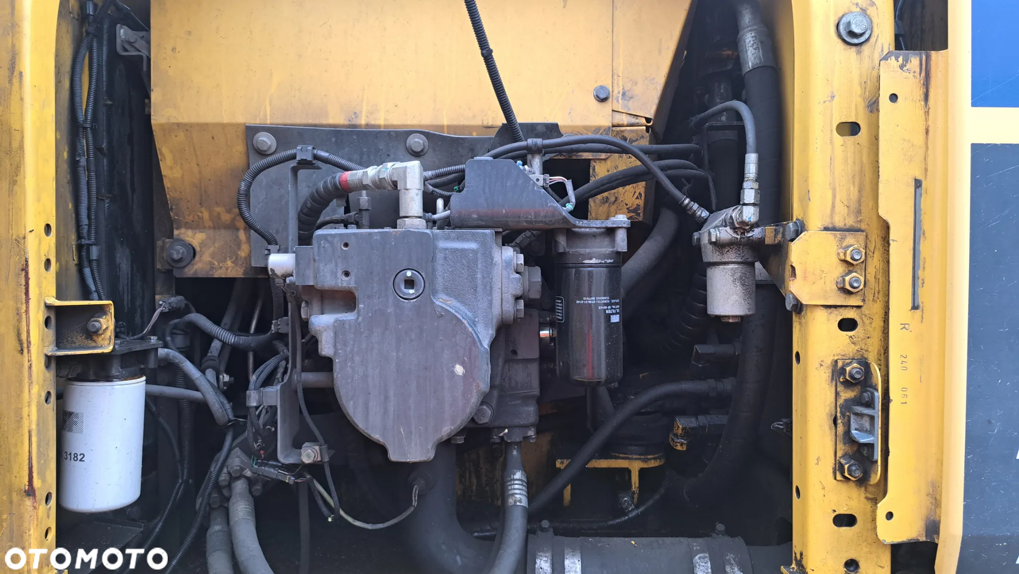 Komatsu PC240 NLC-10SLF - 11